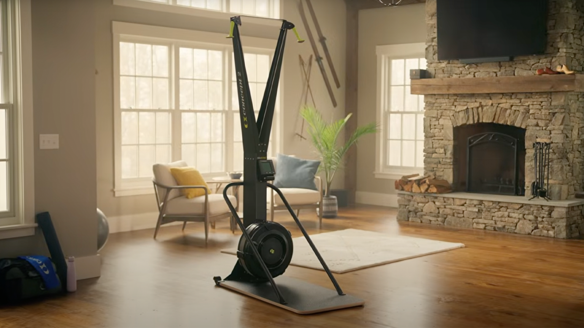 Concept SkiErg with stand in home