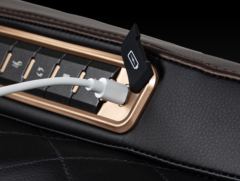 USB-C charging port on Osaki Duke XL 4D