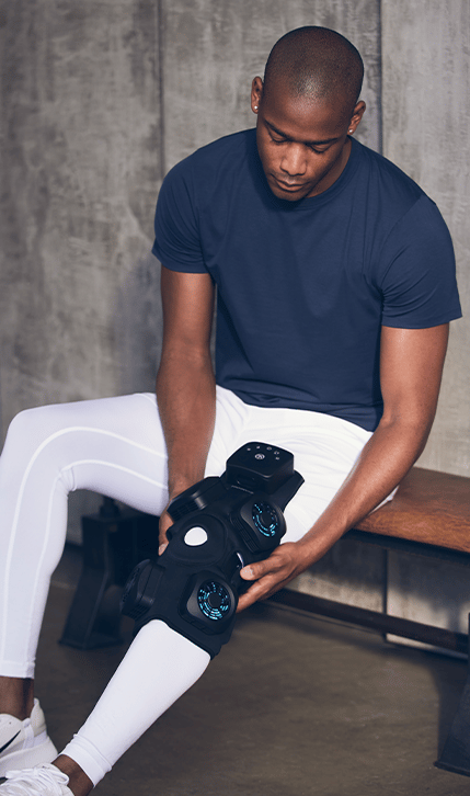Man using RecoveryTherm Knee