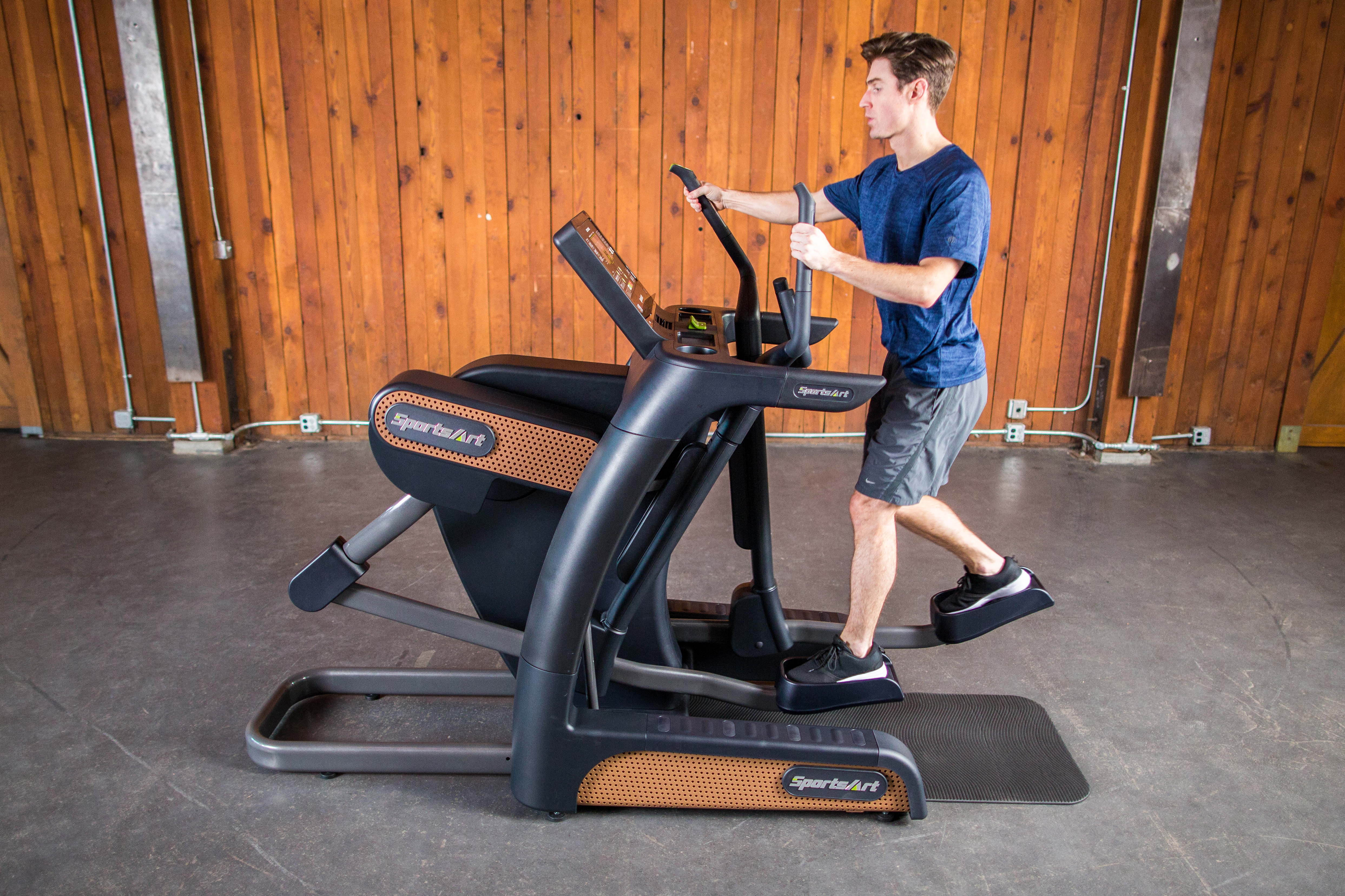 Male on SportsArt V886 Verso Cross Trainer