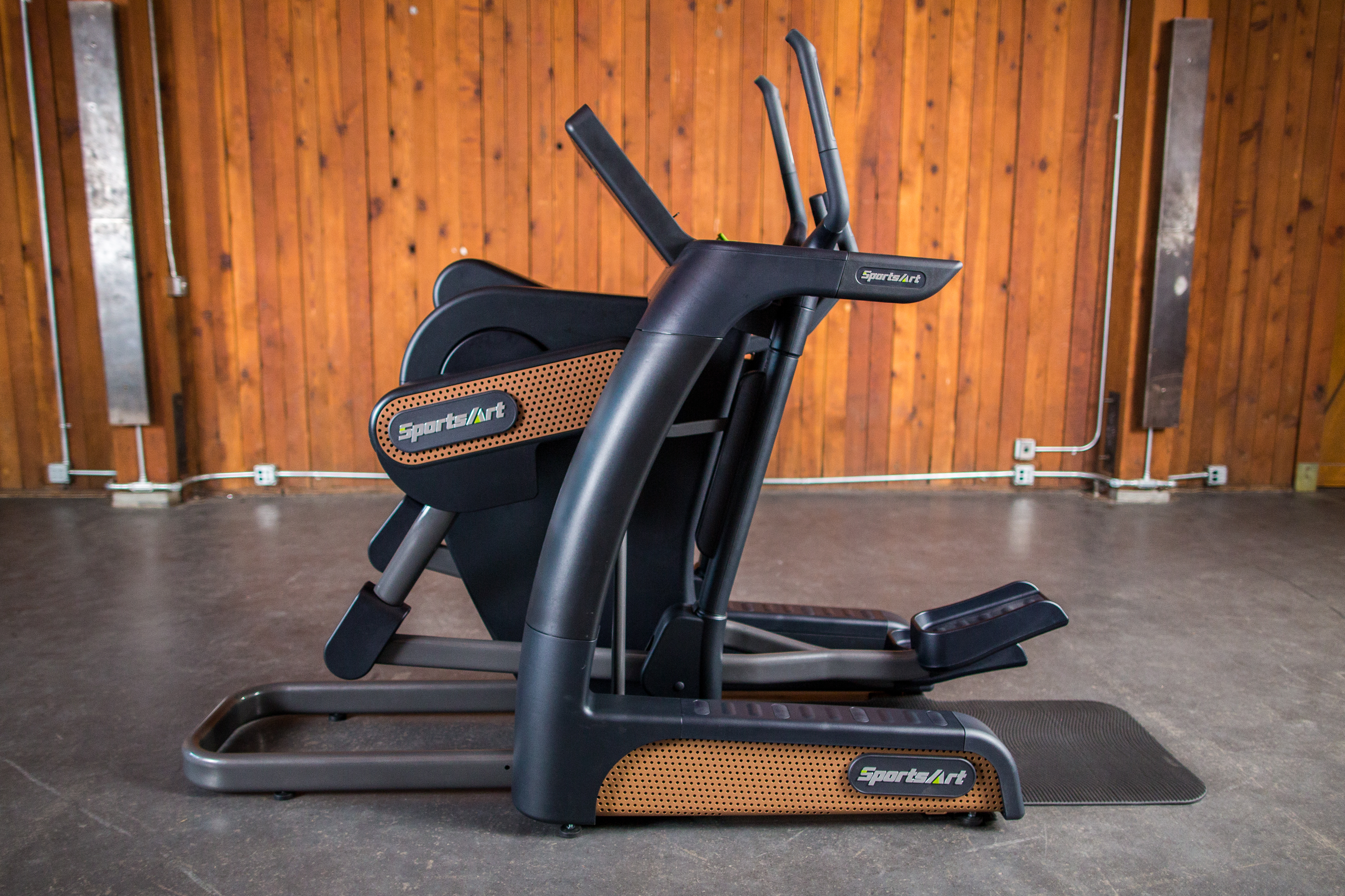 SportsArt V886 Verso Cross Trainer